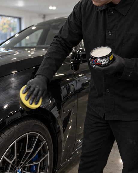 Detailing1 Hero: Wax sealant — wax or sealant before winter (Mobile)