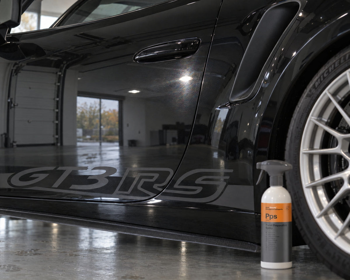 Detailing1 paint inspection — fine hologram haze around the spot reflection on a Porsche 911 GT3 RS, Koch-Chemie Pps