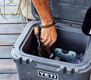 Roadie® 24 Hard Cooler Kühlbox mit Tragegurt (klein)